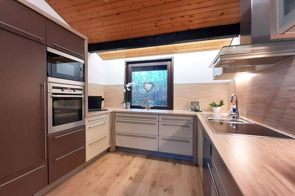 Ferienhaus Lena Im Sauerland Direkt Am Hennesee Meschede Eksteriør bilde